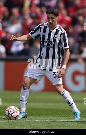 Nyon, Svizzera, 22nd aprile 2022. Fabio Miretti della Juventus durante la partita della UEFA Youth League presso il Cosovray Sports Center di Nyon. Il credito d'immagine dovrebbe essere: Jonathan Moscrop / Sportimage Foto Stock