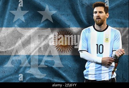 Lionel messi, la bandiera dell'Argentina e lo scudo dell'Associazione del calcio argentino (AFA) Foto Stock