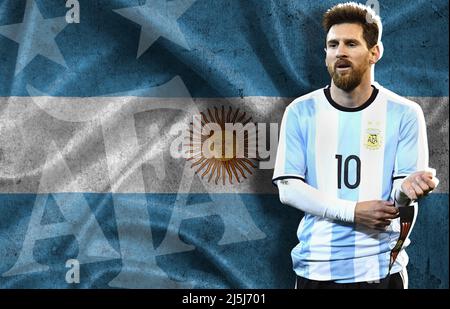 Lionel messi, la bandiera dell'Argentina e lo scudo dell'Associazione del calcio argentino (AFA) Foto Stock