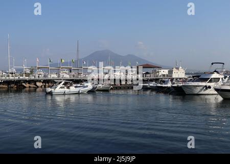 Castellammare di Stabia - Scorcio panoramico dal porto turistico Foto Stock