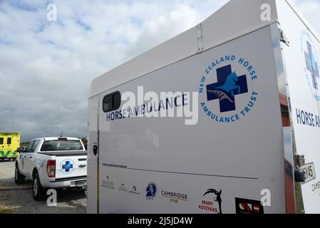 KUMARA, NUOVA ZELANDA, 8 GENNAIO 2022; un rimorchio di ambulanza del cavallo alla concorrenza dei nuggets d'oro al circuito di Kumara, 8 gennaio 2022. Foto Stock