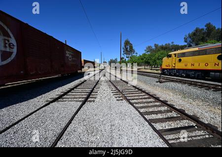 EMD E8 Diesel Electric presso il museo ferroviario della California meridionale. Foto Stock