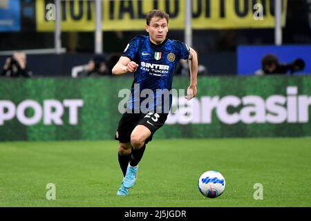 Nicolò Barella del FC Internazionale in azione durante la Serie Una partita di calcio tra FC Internazionale e AS Roma allo stadio San Siro di Milano (i Foto Stock