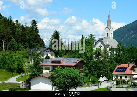 Austria, Tirolo, piccolo villaggio di montagna Piller a Pitztal Foto Stock