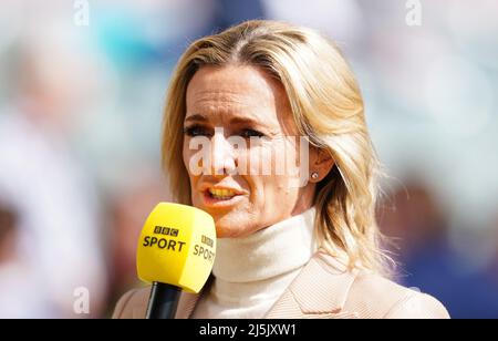 Il presentatore della BBC Sport Gabby Logan prima della partita delle sei Nazioni delle Donne TikTok al Mattioli Woods Welford Road Stadium di Leicester. Data foto: Domenica 24 aprile 2022. Foto Stock