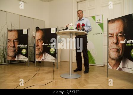 Vienna, Austria. Agosto 14, 2008. Conferenza stampa con Lothar Lockl (i Verdi) Foto Stock