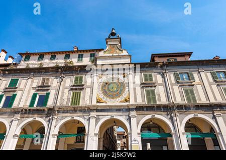 Brescia centro. Orologio e campanile in stile rinascimentale, 1540-1550, in Piazza della Loggia. Lombardia, Italia, Europa. Foto Stock