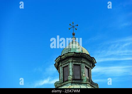 Cattedrale di Treviso (Duomo o Cattedrale di San Pietro Apostolo), VI-XIX secolo, Veneto, Italia. Cupola con lanterna e croce. Foto Stock