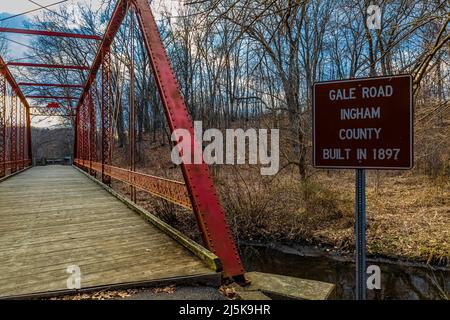 Gale Road Bridge, che un tempo era il Grand River, ora nello storico Bridge Park nella contea di Calhoun, Michigan, USA Foto Stock