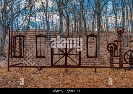 Scultura di un ferro opere di Vernon J. Mesler in Historic Bridge Park in Calhoun County, Michigan, USA [Nessun artista o pubblicazione di proprietà; pidocchi editoriale Foto Stock