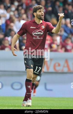 Salerno, Italia. 24th Apr 2022. Federico Fazio giocatore di Salernitana, durante la partita della Serie Italiana A tra Salernitana e Fiorentina risultato finale, Salernitana 2, Fiorentina 1, partita disputata allo Stadio Arechi. Salerno, Italia, 24 aprile 2022. (Foto di Vincenzo Izzo/Sipa USA) Credit: Sipa USA/Alamy Live News Foto Stock