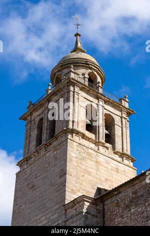 Colegiata Nuestra Señora de la Asunción nel villaggio di Medinaceli, provincia di Soria, Spagna. Foto Stock