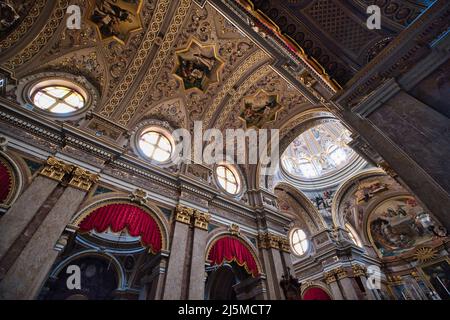 Vista interna della Basilica di San Domenico e Porto salvo in la Valletta Foto Stock