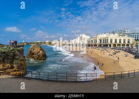 Biarritz, Francia, 18 aprile 2022.la Grande Plage , spiaggia nella città di Biarritz, sulla costa atlantica della Francia Foto Stock