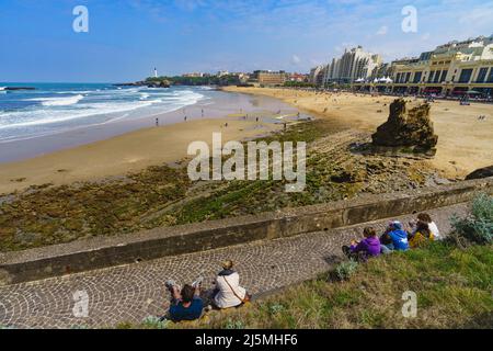 Biarritz, Francia, 18 aprile 2022.la Grande Plage, spiaggia nella città di Biarritz, sulla costa atlantica della Francia Foto Stock