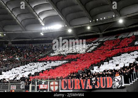 Roma, Italia. 24th Apr 2022. Coreografia dei tifosi milanesi durante la Serie Una partita di calcio tra SS Lazio e AC Milano allo stadio Olimpico di Roma (Italia), 24th aprile 2022. Foto Andrea Staccioli/Insidefoto Credit: Ininsidefoto srl/Alamy Live News Foto Stock