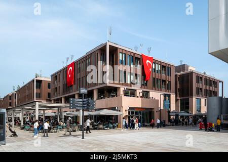 Istanbul, Turchia – Aprile 2022: Galataport, il nuovo porto crocieristico di Istanbul aperto nel 2021 , situato sulle rive della Galata, Karakoy Foto Stock