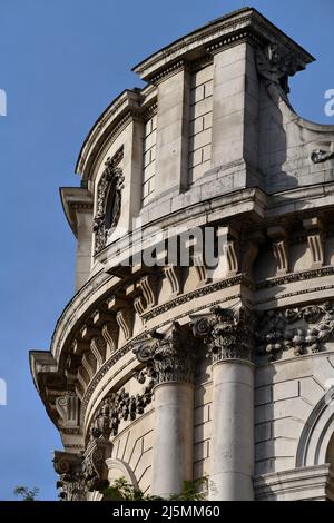 Primo piano di dettaglio dell'elevazione orientale della Cattedrale di St Paul, Londra Foto Stock