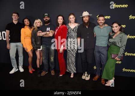 Los Angeles, Stati Uniti. 24th Apr 2022. Eamonn Welliver, Denise G. Sanchez, Cora Welliver, Titus Welliver, Mimi Rogers, Madison Lintz, Stephen A. Chang, Jai Rodriguez e Danielle Larracuente camminando sul tappeto rosso alla prima di Los Angeles di 'Bosch: Legacy' alla Hollywood West di Londra a Los Angeles, CA il 24 aprile 2022. (Foto di Scott Kirkland/Sipa USA) Credit: Sipa USA/Alamy Live News Foto Stock