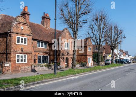 Manor Cottage su Ripley High Street, un attraente villaggio di Surrey, Inghilterra, Regno Unito, un edificio classificato di grado II Foto Stock