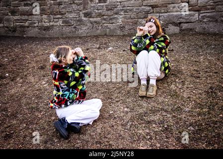 Rhian Teasdale e Hester Chambers del duo britannico Wet leg fotografato a Stoccolma, Svezia, il 18 febbraio 2022. Foto Stefan Jerrevang / TT code 60160 Foto Stock