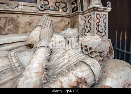 Forse la migliore chiesa che ho visto in decine di anni con un interno stupefacente. Ludlow Shropshire di St Lawrence. Squisito sotto molti aspetti Foto Stock