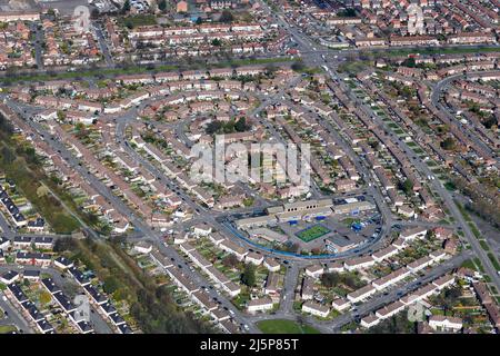 Una vista aerea dell'edilizia abitativa locale, Liverpool, Inghilterra nord-occidentale, Regno Unito Foto Stock