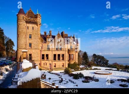 Belfast Castle in the Snow, Cave Hill, Belfast, County Antrim, Irlanda del Nord Foto Stock