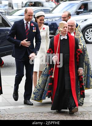 Londra, Regno Unito. 25th Apr 2022. Aprile 25th, 2022. Londra, Regno Unito. Il Duca e la Duchessa di Cambridge frequentano l'Anzac Day Service of Commemoration and Thanksgiving all'Abbazia di Westminster, Londra. Credit: Doug Peters/Alamy Live News Foto Stock