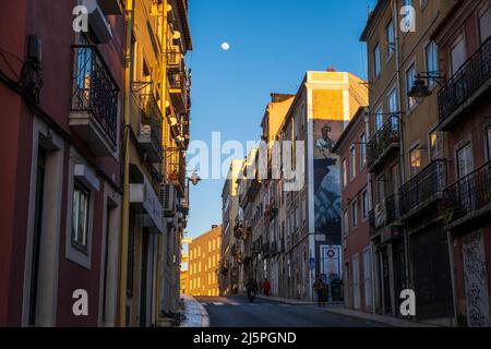 "Fine del sentiero" dipinto su un muro nel quartiere Lapa di Lisbona Foto Stock