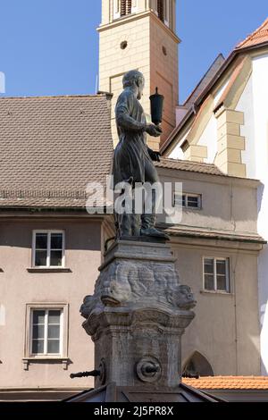 Chiesa torre nella città vecchia di Augusta in Germania Foto Stock