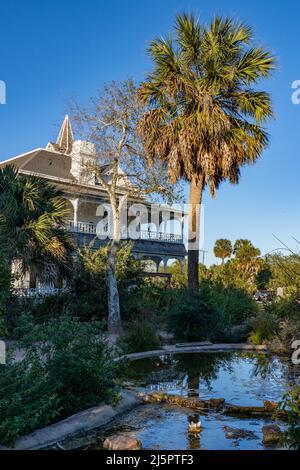 La Rab Mansion, casa di piantagione per la Rab Plantation e ora il centro visitatori per la Sabal Palm Sanctuary, Brownsville, Texas. Foto Stock