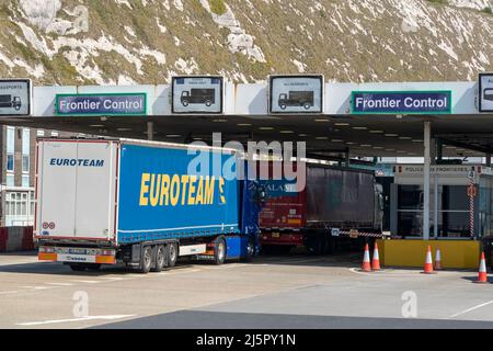 DOVER; REGNO UNITO; APRILE/21/2022; controllo di frontiera nel porto di dover, Regno Unito Foto Stock