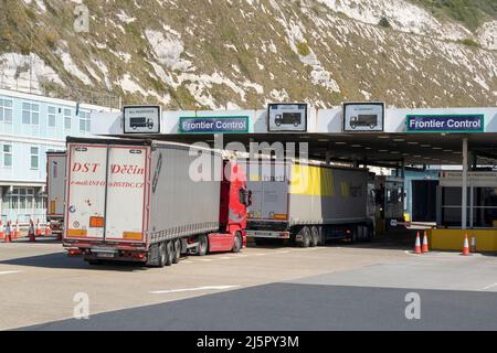 DOVER; REGNO UNITO; APRILE/21/2022; controllo di frontiera nel porto di dover, Regno Unito Foto Stock