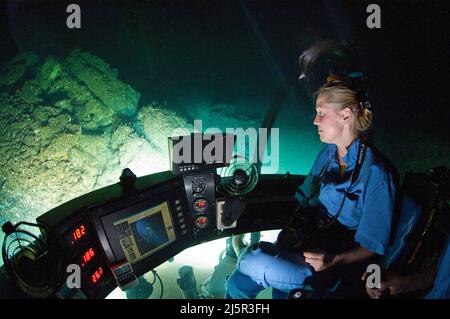 Avventura in alto mare con un sottomarino, Isole Cocos, Costa Rica, America Centrale, America Foto Stock