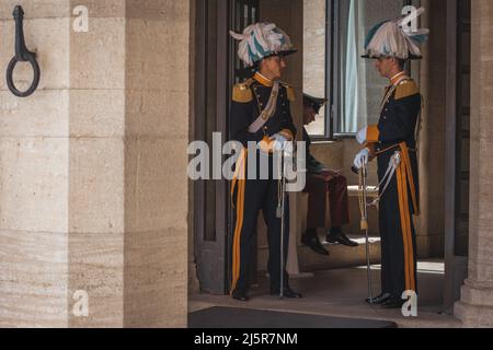 Guardie, Piazza della Liberta - San Marino, San Marino - 12.07.2021 Foto Stock