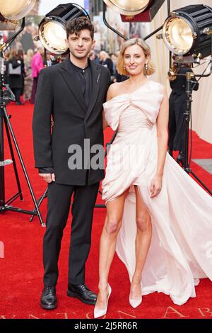 Michael Fox e Laura Carmichael partecipano alla prima mondiale di Downton Abbey: A New era al Cineworld Leicester Square, Londra. Data foto: Lunedì 25 aprile 2022. Foto Stock