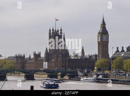 Houses of Parliament, Big ben e Westminster Bridge, Londra, Regno Unito, 20th aprile 2022. Foto Stock