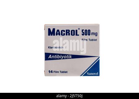 Istanbul, Turchia - 12 gennaio 2022; Macrol 500mg antibiotico. Antibiotico contenente il principio attivo claritromicina. È prodotto da Sanovel co Foto Stock