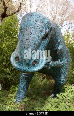 Il percorso dei dinosauri presso la Knebworth House, Hertfordshire, Inghilterra. Foto Stock