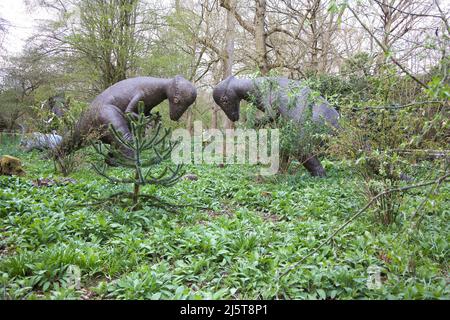 Il percorso dei dinosauri presso la Knebworth House, Hertfordshire, Inghilterra. Foto Stock