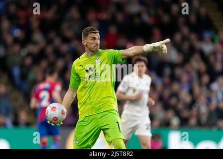 LONDRA, REGNO UNITO. APR 25th: Vicente Guaita di Crystal Gestures durante la partita della Premier League tra Crystal Palace e Leeds United a Selhurst Park, Londra lunedì 25th aprile 2022. (Credit: Juan Gasparini | MI News) Credit: MI News & Sport /Alamy Live News Foto Stock