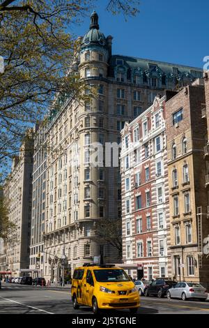 Il St. Urban Residential Building si trova nel quartiere storico di CPW, NYC, USA 2022 Foto Stock