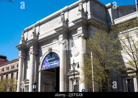 L'ingresso al Museo Americano di Storia Naturale dopo la rimozione della Statua Equestre di Theodore Roosevelt, New York City, USA 2022 Foto Stock