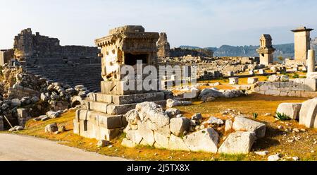 Teatro in rovina nell'antica città licana di Xanthos, Turchia Foto Stock