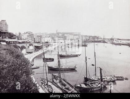 Il porto di Ramsgate, Thanet, Kent, Inghilterra, visto qui nel 19th secolo. Da tutta la costa, un Album di immagini da fotografie dei principali luoghi di interesse del mare in Gran Bretagna e Irlanda pubblicato Londra, 1895, da George Newnes Limited. Foto Stock