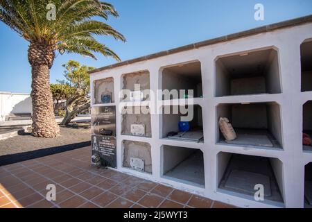 Cimitero a Teguise a Lanzarote, le isole Carnarie in Spagna è molto tradizionale Foto Stock