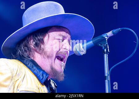 Arena di Verona Verona Verona, Italia. 25rd aprile 2022. Il cantante italiano Zucchero 'Sugar' Fornaciari suona all'Arena di Verona una prima data del suo 'World Wild Tour 2022', Credit: Roberto Tommasini/Alamy Live News Foto Stock