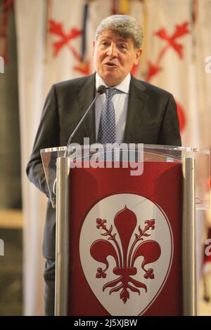 Firenze, Italia. 25th Apr 2022. Manifestazione a Firenze, per celebrare la fine dell'occupazione e la liberazione dal fascismo nazista il 25 aprile 1945.in foto Valerio Valenti, Prefetto di Firenze (PREFETTO DI FIRENZE) (Foto di Salvatore Esposito/Pacific Press) Credit: Pacific Press Media Production Corp./Alamy Live News Foto Stock