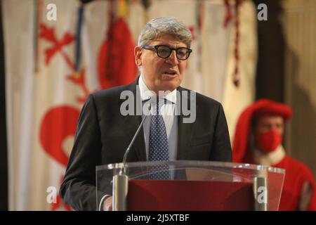 Firenze, Toscana/Firenze, 25 aprile 2022, Italia: Manifestazione a Firenze, per celebrare la fine dell'occupazione e la liberazione dal fascismo nazista il 25 aprile 1945.in foto Valerio Valenti, Prefetto di Firenze (PREFETTO DI FIRENZE) (Credit Image: © Salvatore Esposito/Pacific Press via ZUMA Press Wire) Foto Stock